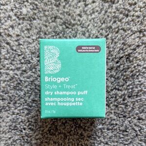 BRAND NEW Briogeo Dry Shampoo Puff